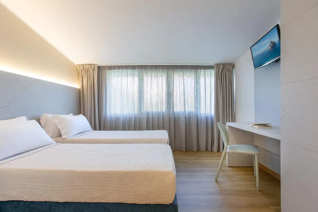 QUADRUPLE ECONOMY Room, Lu' Hotel Porto Pino, Cagliari
