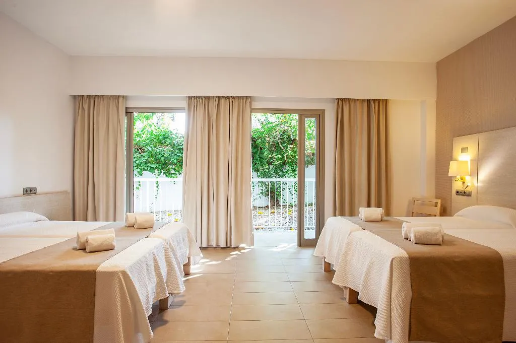 QUADRUPLE STANDARD Room, Hotel Puchet Ibiza, Ibiza