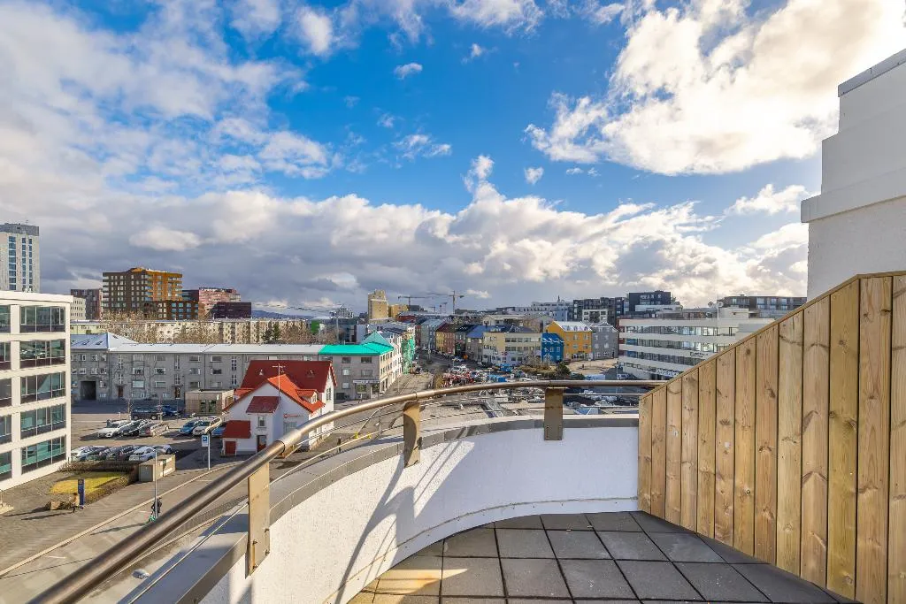 APARTMENT OCEAN VIEW WITH BALCONY Room, Hlemmur Suites, Reykjavik