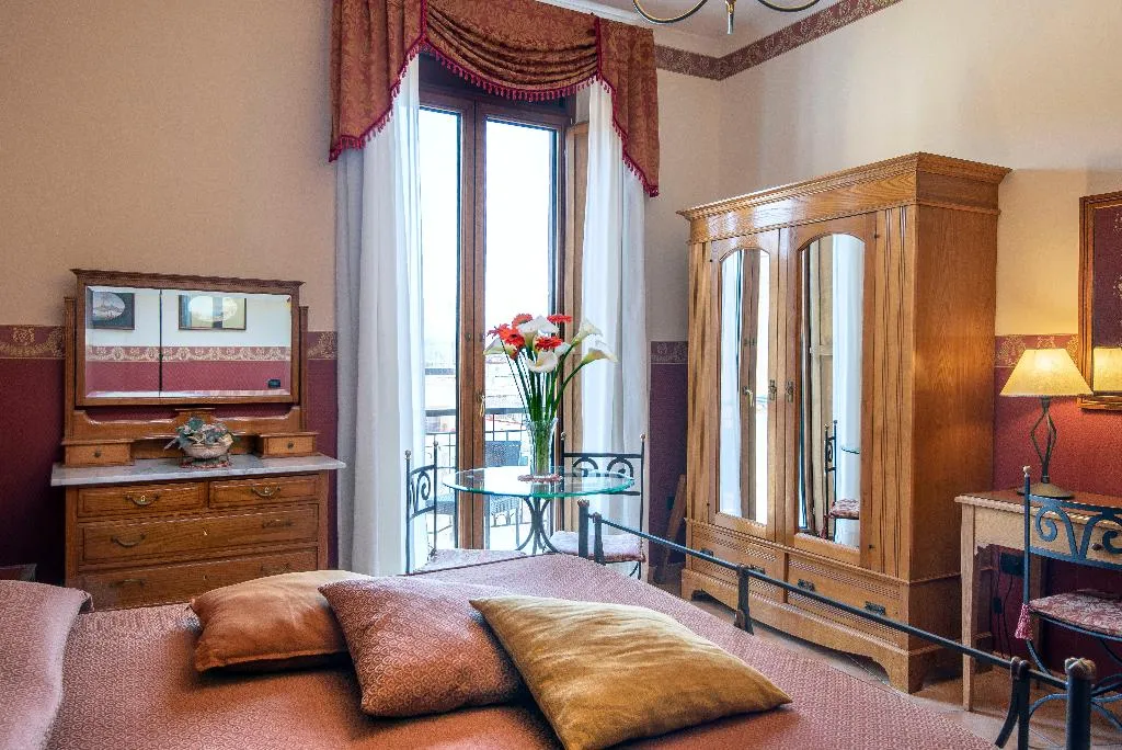 DOUBLE SUPERIOR Room, Pinto-Storey Hotel, Naples
