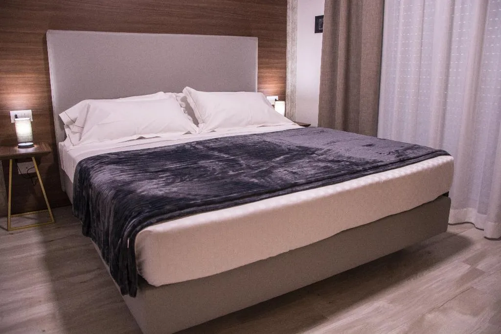 JUNIOR SUITE STANDARD Room, 8 Room Hotel, Catania
