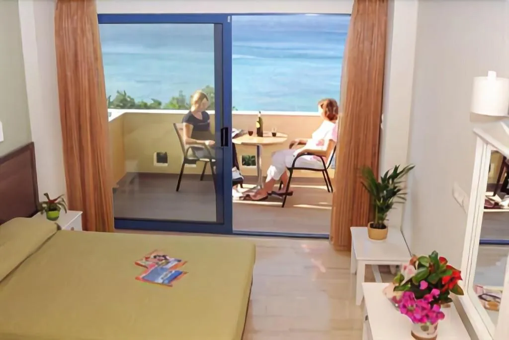 Room, Horizon Beach Hotel, Crete