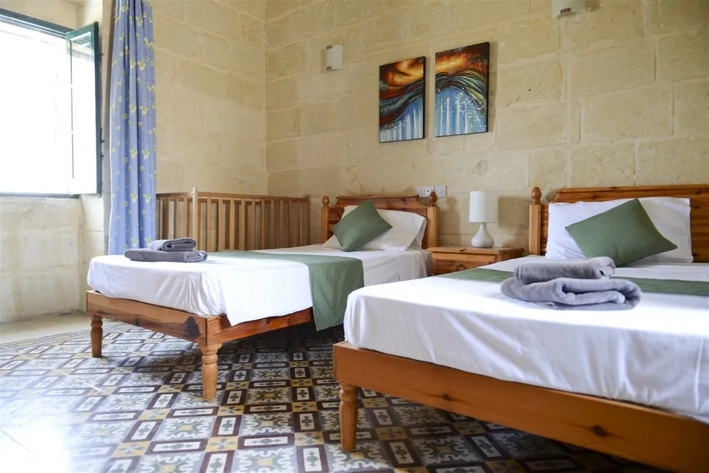 Room, Ta Girardu, Gozo