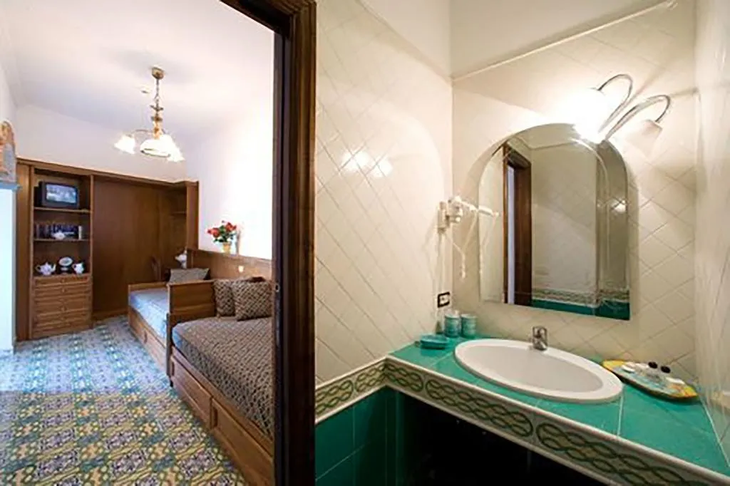 SUITE SUPERIOR Room, La Tonnarella, Naples