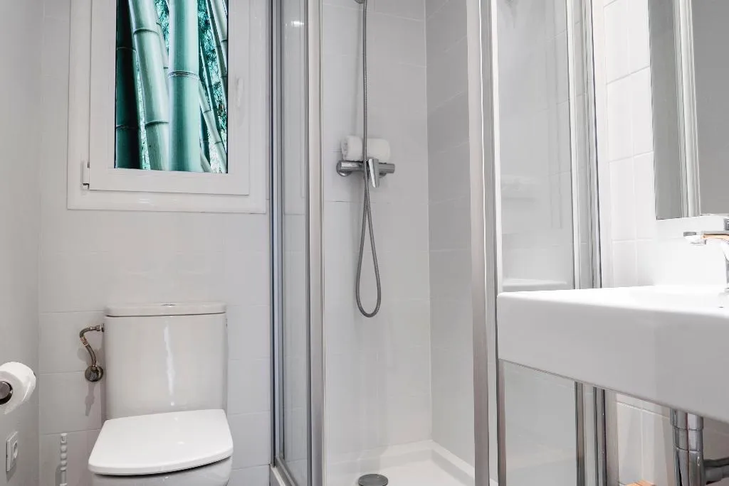 APARTMENT CAPACITY 2 TWO BEDROOMS Room, Dailyflats Gracia, Barcelona