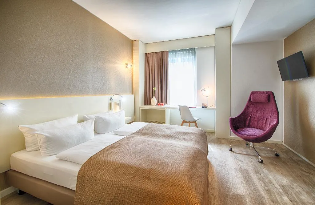 SINGLE SUPERIOR Room, Leonardo Hotel Berlin Mitte, Berlin