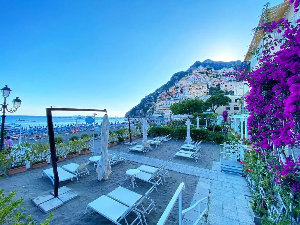 APARTMENT QUEEN SIZE BED Room, La Caravella Positano, Naples