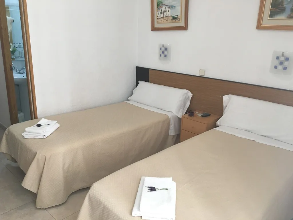 Room, Hostal Residencia Lido, Madrid