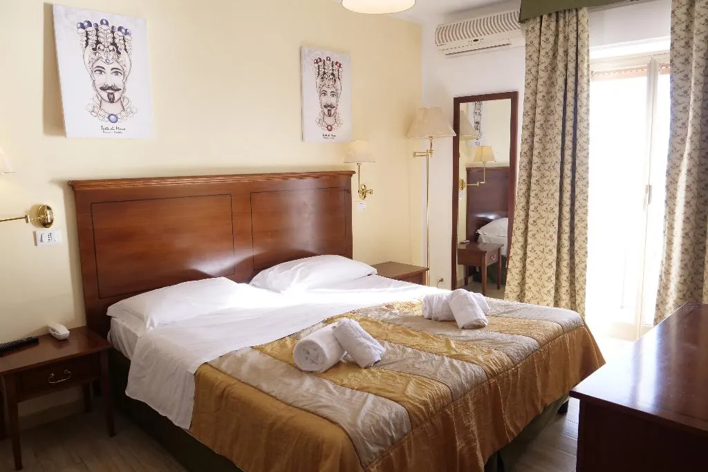 QUADRUPLE STANDARD Room, Hotel Elios, Taormina