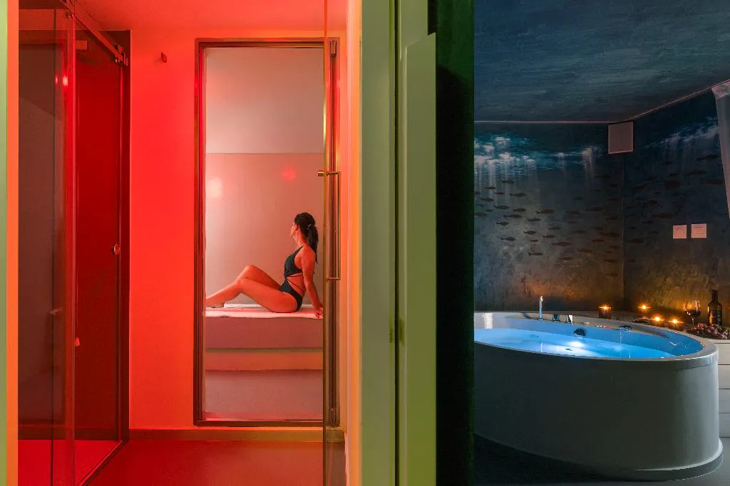 SUITE WITH JACUZZI Room, Duomo Suites & Spa, Catania
