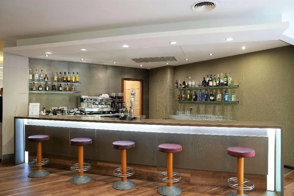 Bar, Port Valencia Feria, Valencia
