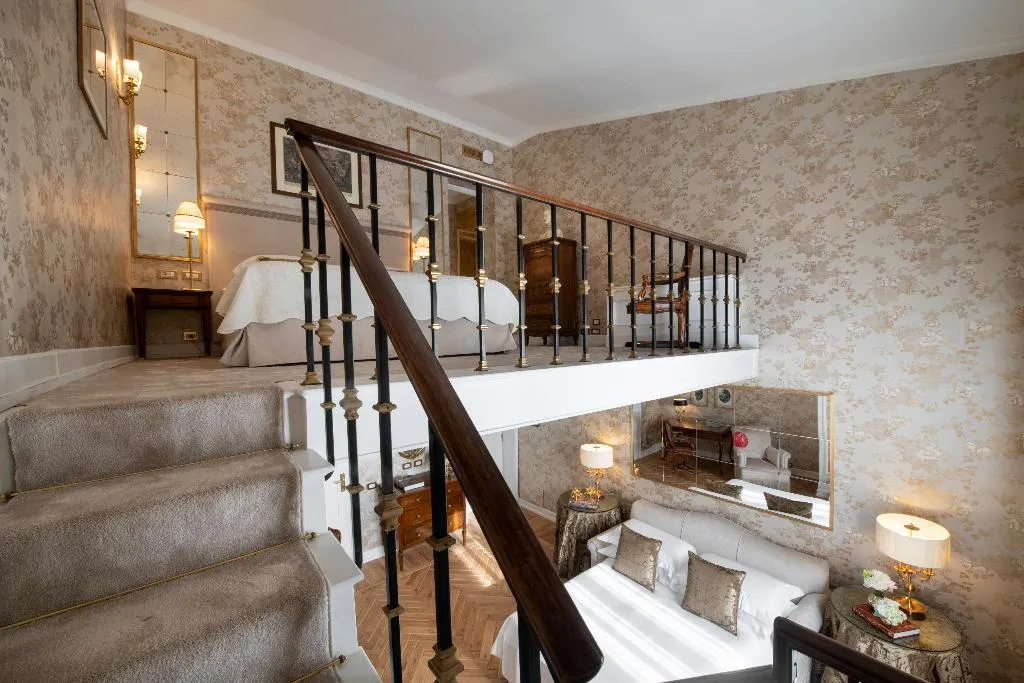FAMILY ROOM STANDARD Room, Helvetia & Bristol Firenze - Starhotels Collezione, Florence