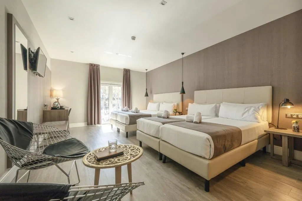 Room, Oasis, Barcelona