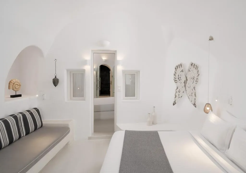 VILLA GRAND Room, Infinity Suites & Dana Villas, Santorini