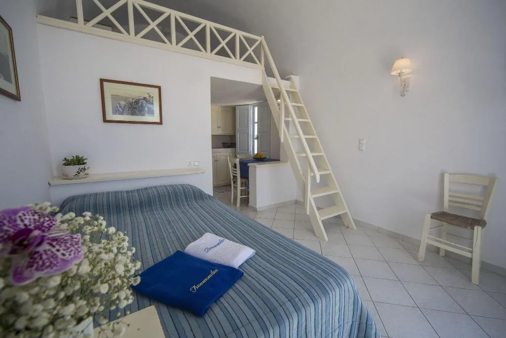 Room, Anemomilos, Santorini