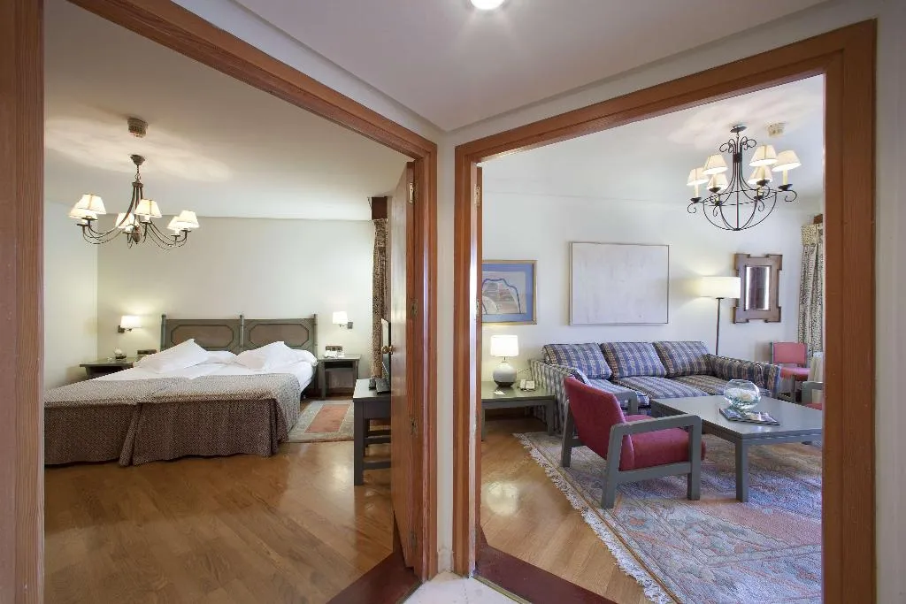 JUNIOR SUITE STANDARD Room, Parador de Segovia, Madrid