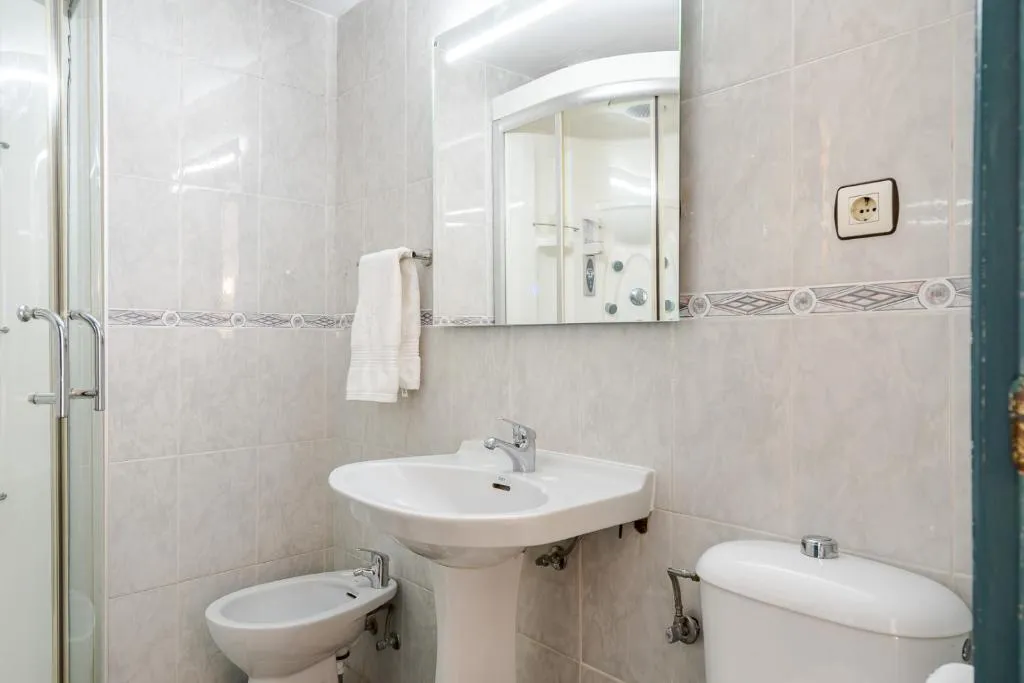 TRIPLE STANDARD Room, Agur, Costa Del Sol