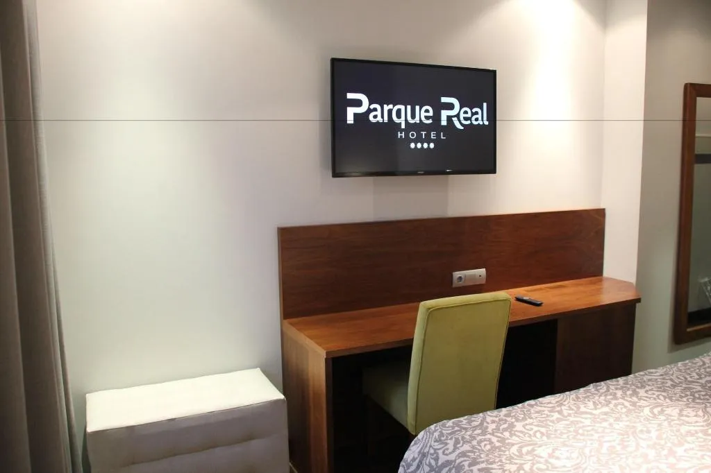 Room, Parque Real, Madrid