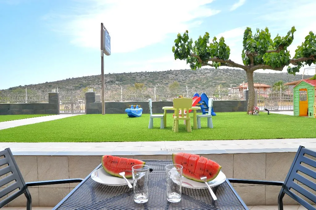APARTMENT GARDEN VIEW ONE BEDROOM Room, ID Holiday Living, Athens