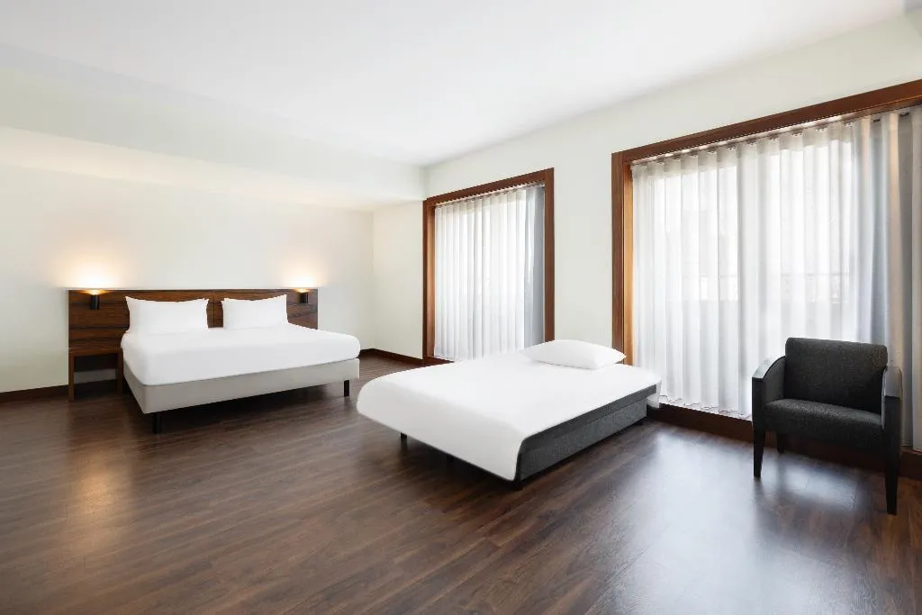 FAMILY ROOM CITY VIEW Room, Dorma Praia Golfe, Porto