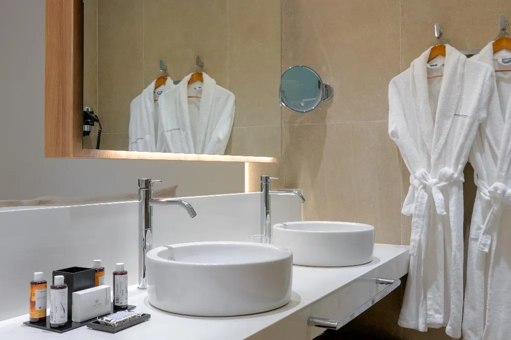 JUNIOR SUITE WITH PRIVATE POOL Room, Gennadi Grand Resort, Rhodes