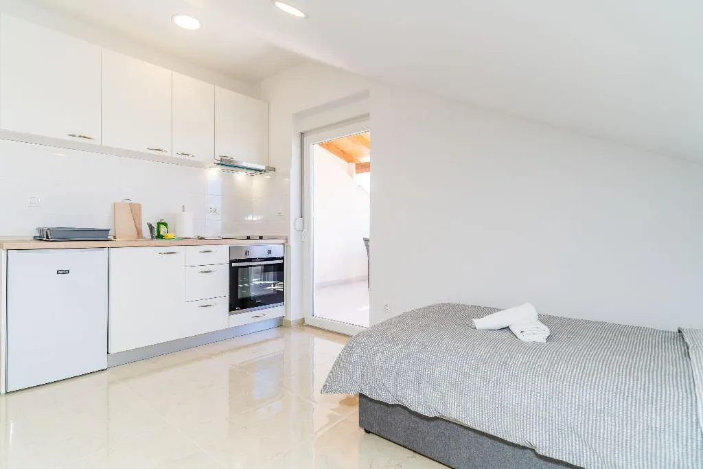 STUDIO DELUXE WITH BALCONY Room, Apartments Smanjak, Dubrovnik