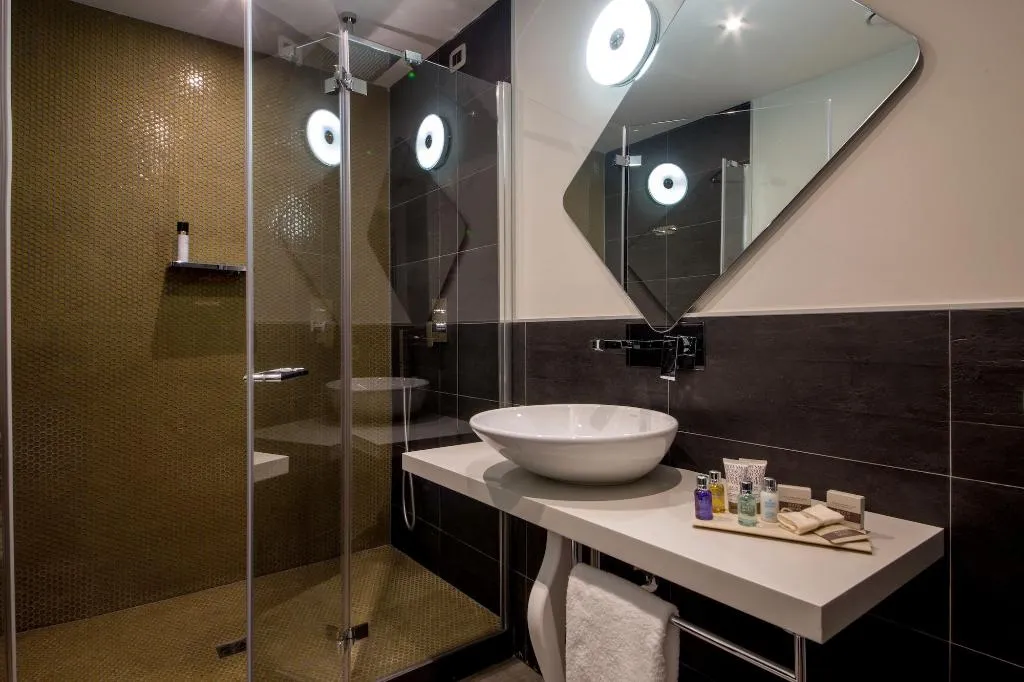 Room, Montenapoleone Suites, Milan