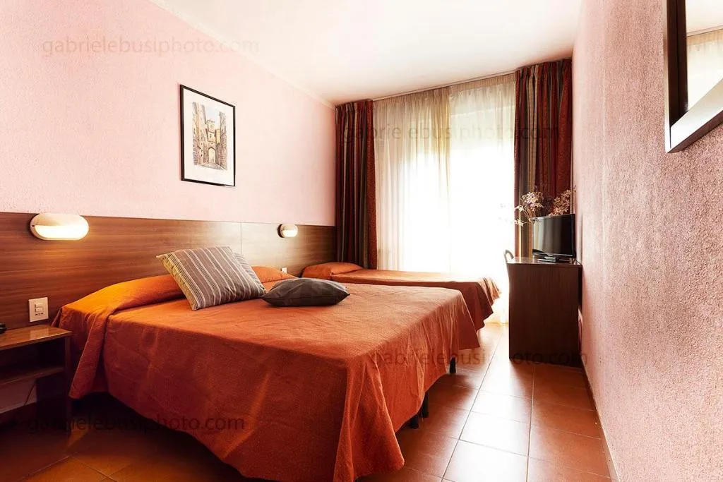 Room, Corolle, Florence
