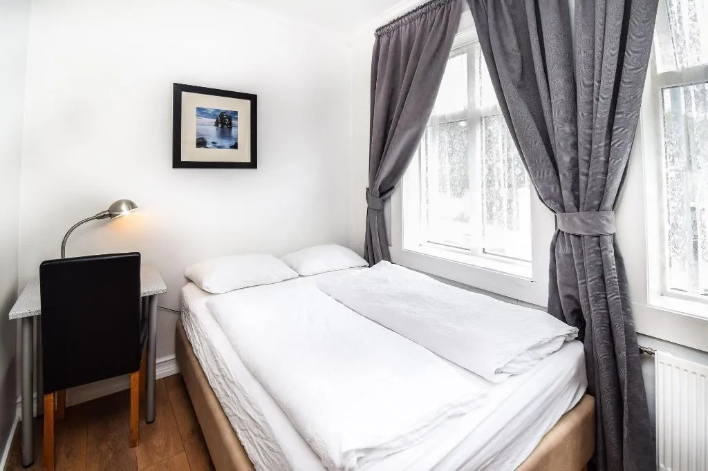 Room, Aurora Guesthouse, Reykjavik
