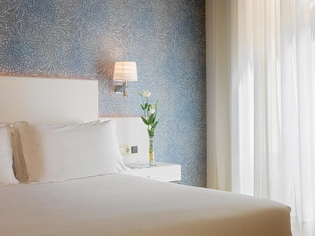 TRIPLE TWO BEDS Room, H10 Raco del Pi Boutique Hotel, Barcelona