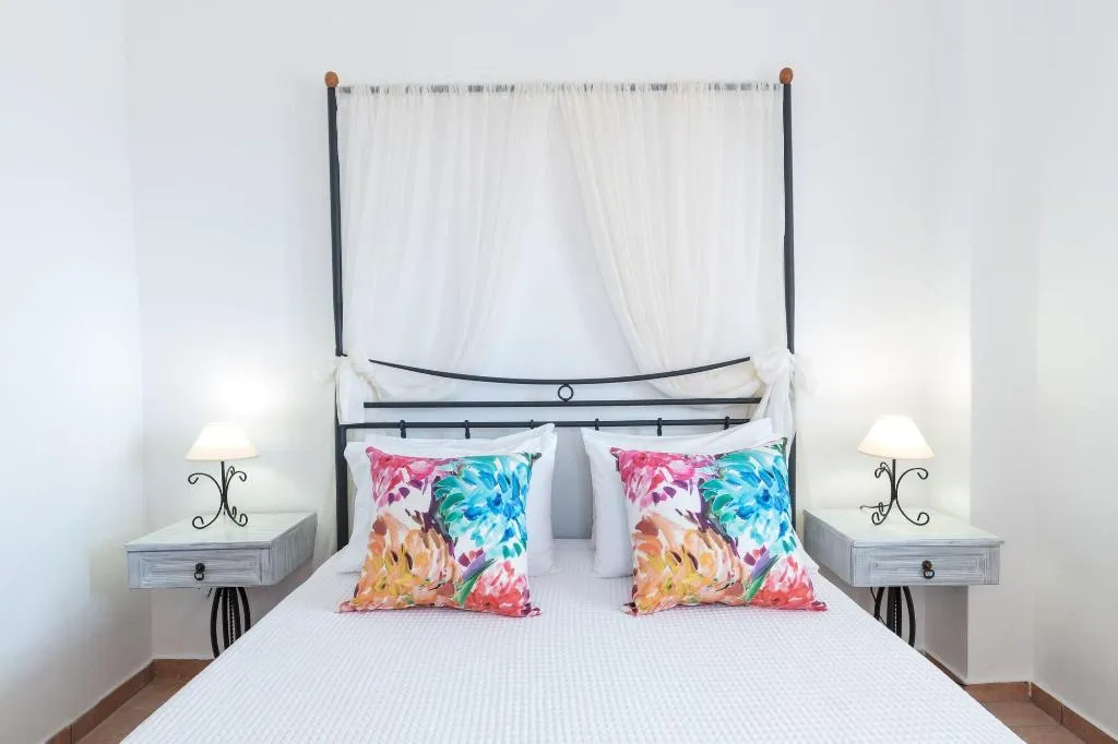 Room, Anchor Suites, Santorini