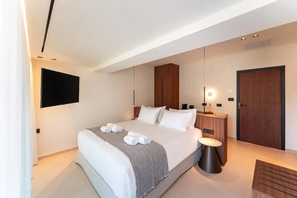 DOUBLE DELUXE POOL VIEW Room, Alizo Boutique Hotel & Spa  - Adults Only, Rhodes