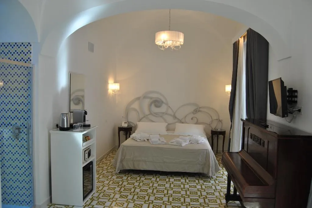 JUNIOR SUITE SUPERIOR WITH AIR CONDITIONING Room, Core Amalfitano City Suites, Naples