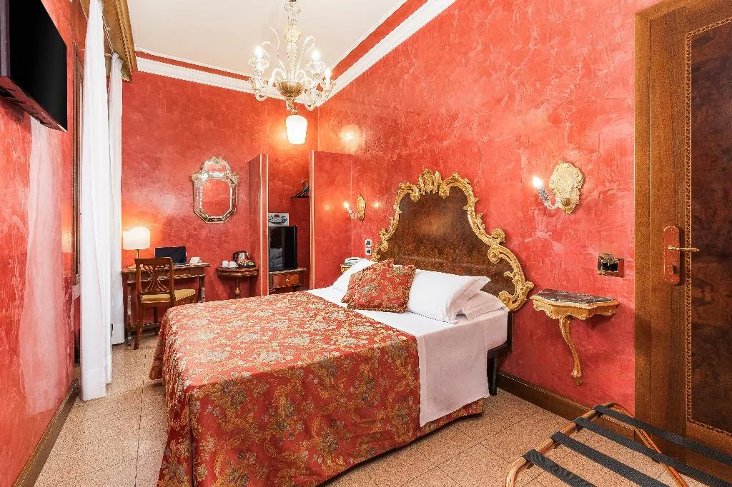 Room, San Moise, Venice