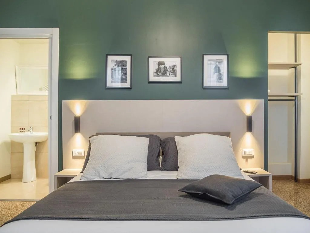 Room, Grand Canal Suites, Venice