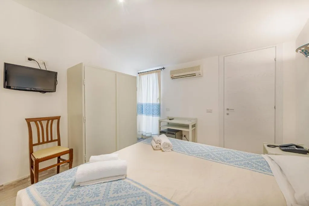 Double or Twin STANDARD Room, Hotel Le Mimose, Olbia