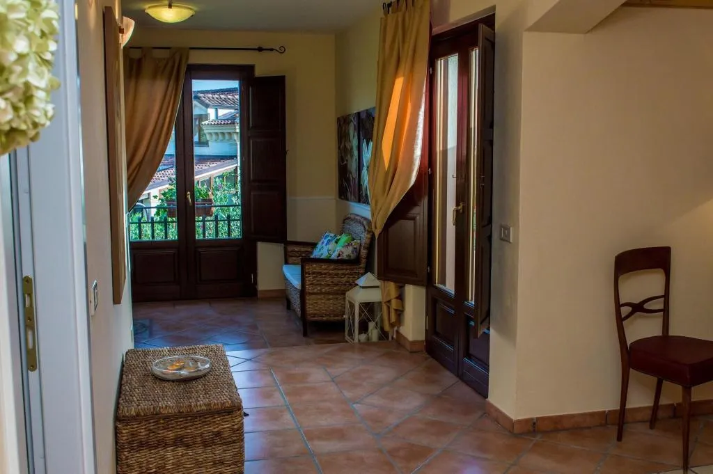 Lobby, Villamirella, Naples