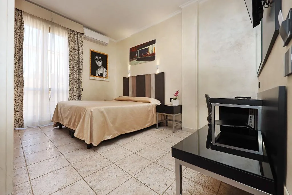 Double or Twin STANDARD Room, Rimini Hotel, Rome