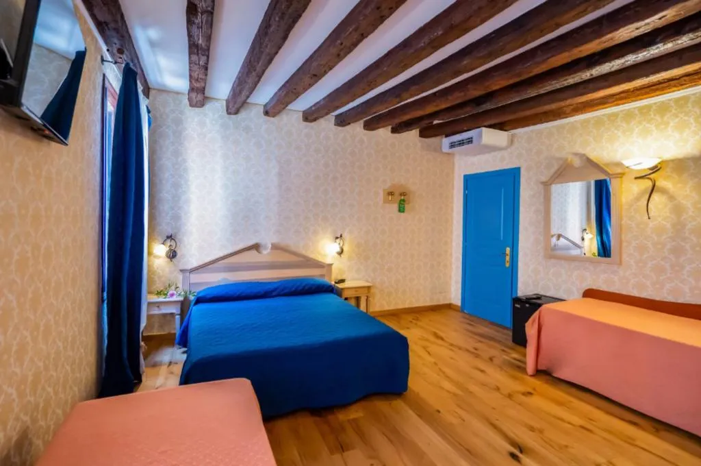 QUADRUPLE ANNEX Room, Tintoretto Hotel, Venice