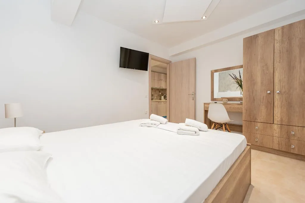 FAMILY ROOM STANDARD Room, Milonas House Apartments, Halkidiki