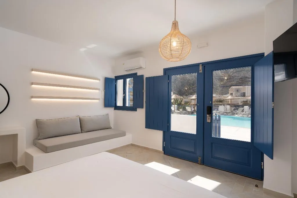 DOUBLE SUPERIOR Room, Sunshine, Santorini