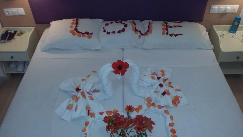 Room, Origin, Kos