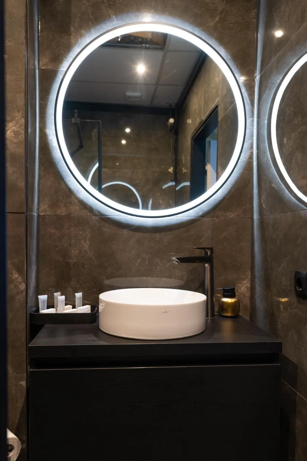 Room, Hotel 83, Amsterdam