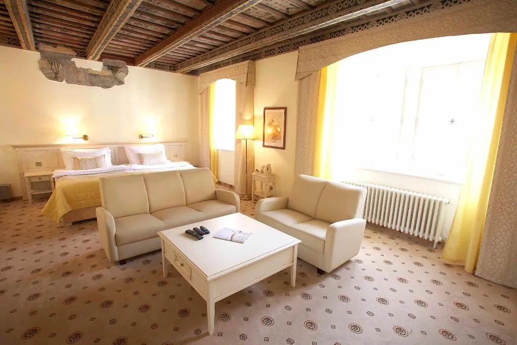Room, Metamorphis, Prague