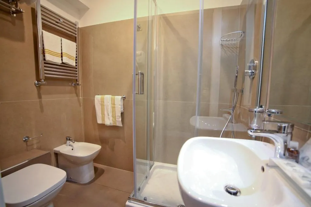 Room, 7Th Floor Suite, Naples