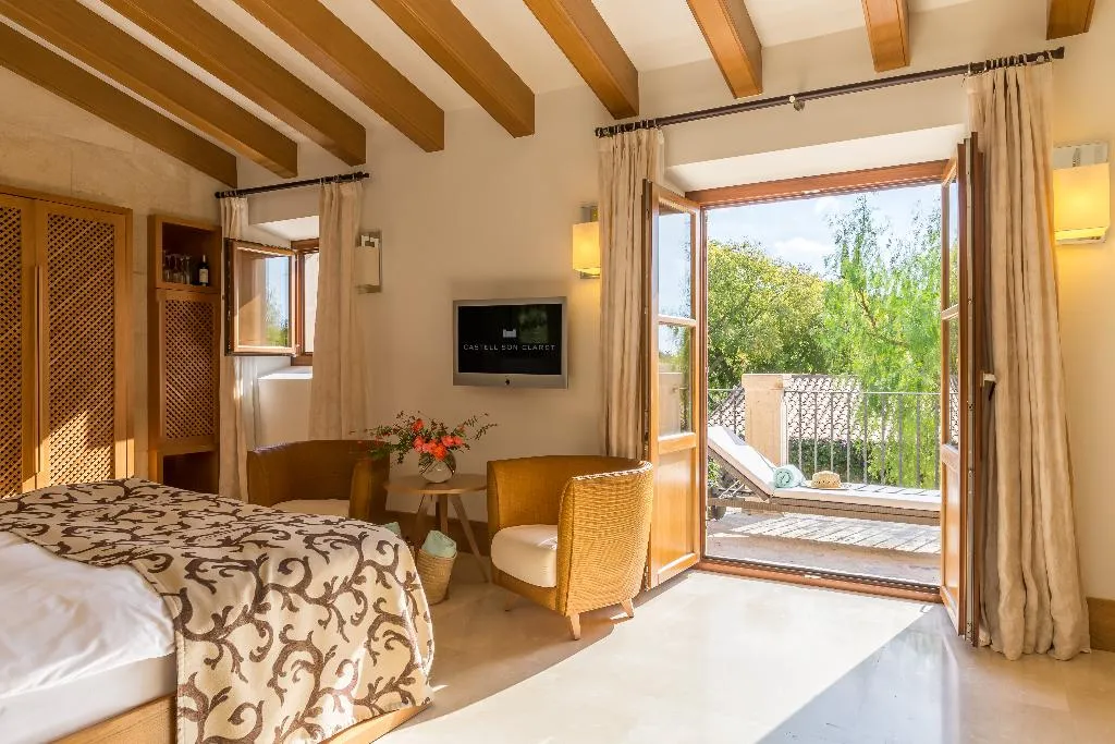 DOUBLE DELUXE WITH TERRACE Room, Castell Son Claret, Majorca