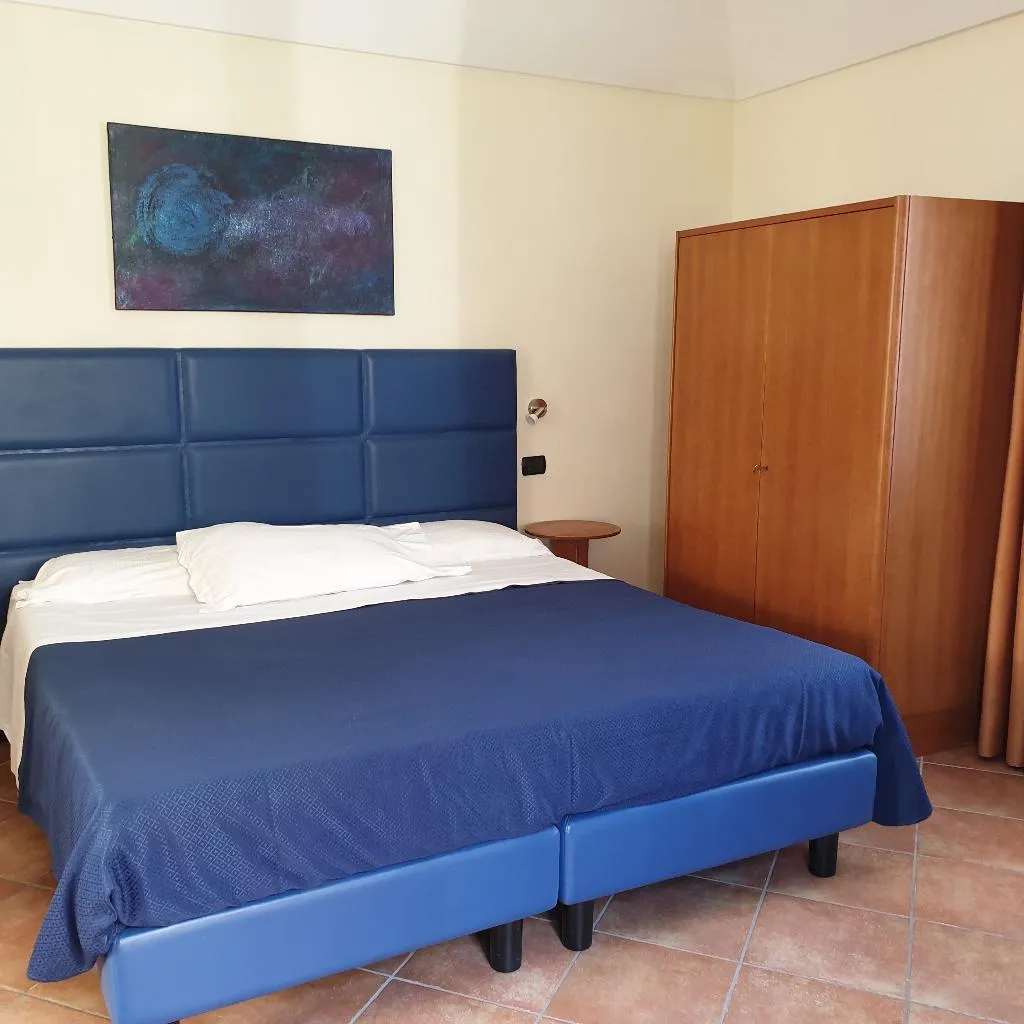 APARTMENT CAPACITY 2 Room, Residence L'Incanto Sorrento, Naples
