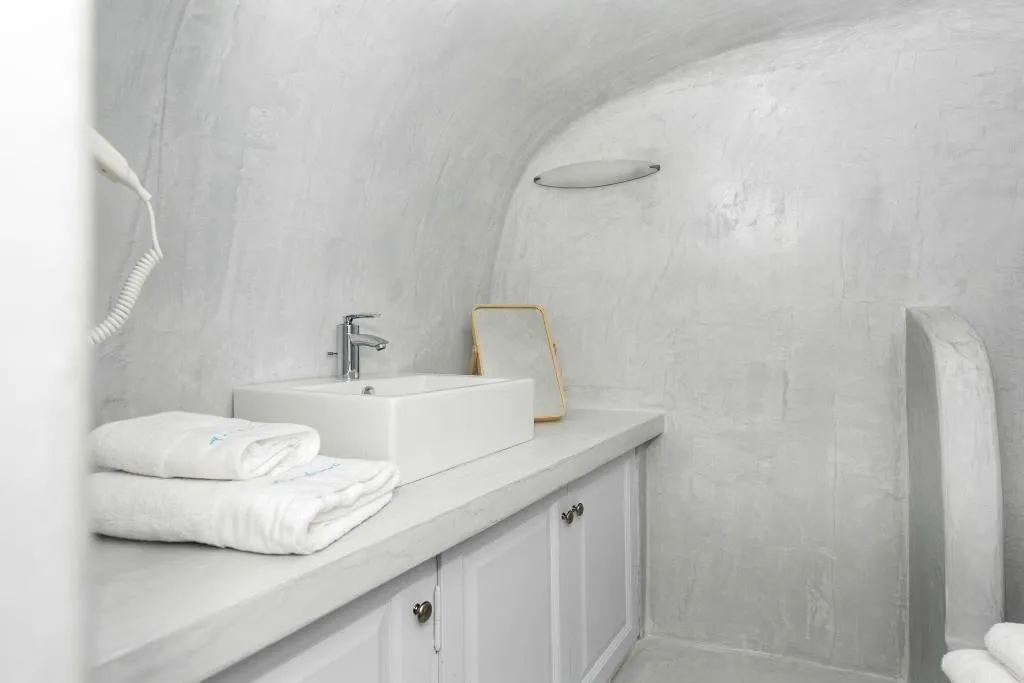 Room, Horizon Aeifos Suites, Santorini