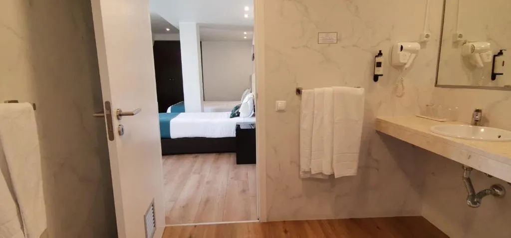 QUADRUPLE STANDARD Room, Lisbon City Hotel, Lisbon