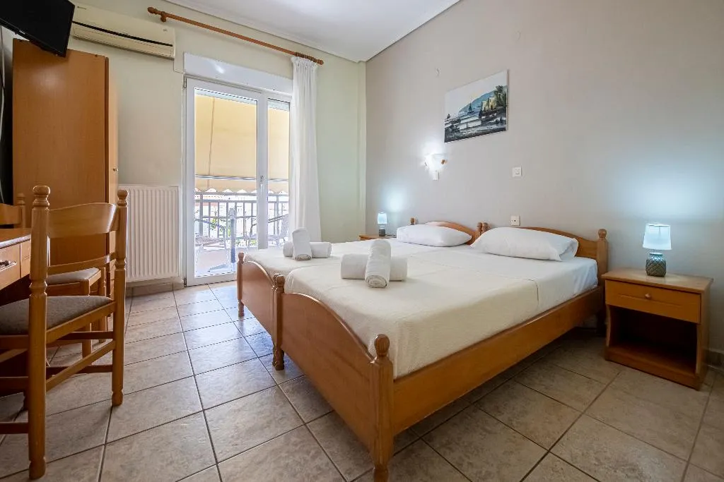 QUADRUPLE WITH BALCONY Room, Lucia Hotel Paralia, Thessaloniki